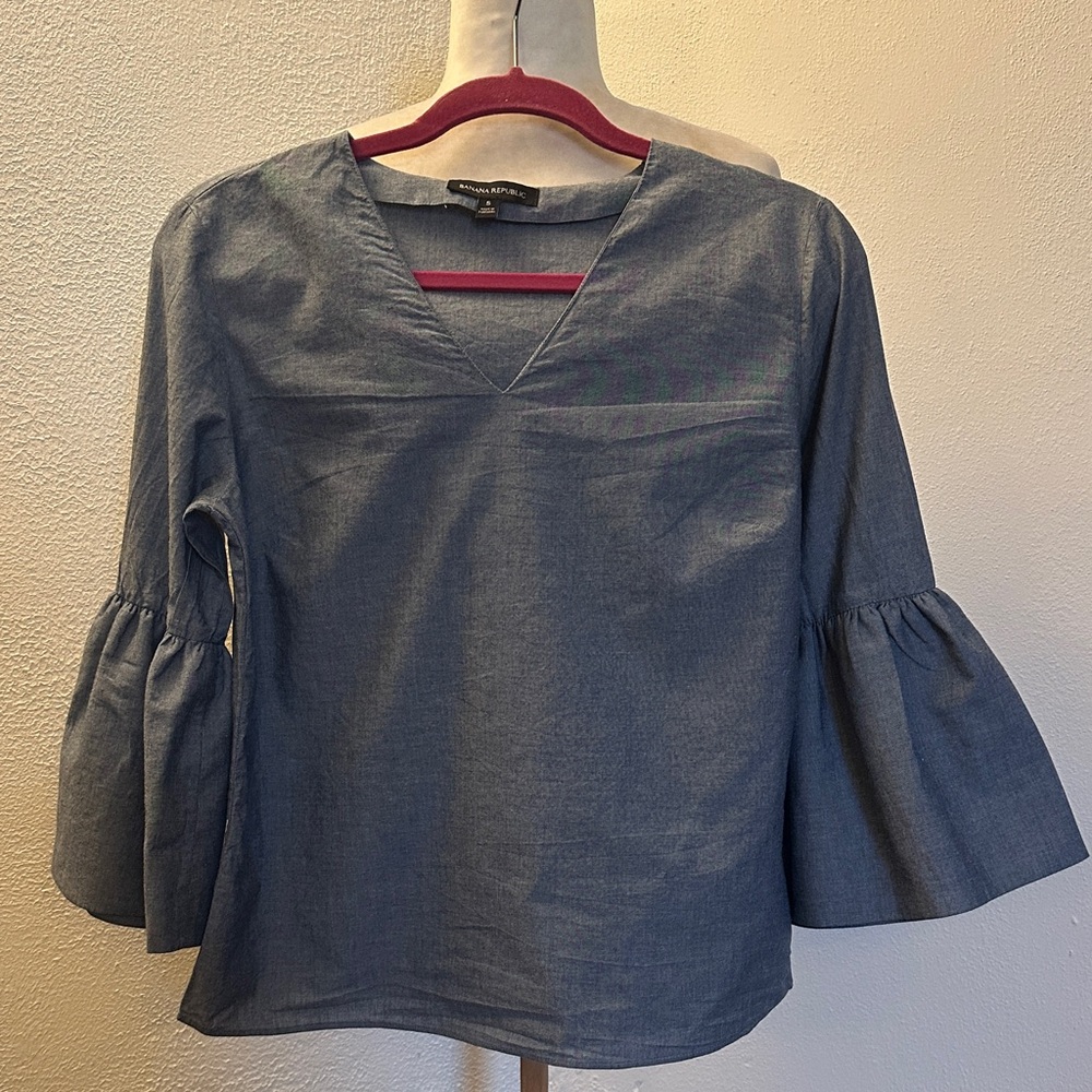 Banana Republic Blue V-Neck Bell Sleeve Women’s Blouse Size S